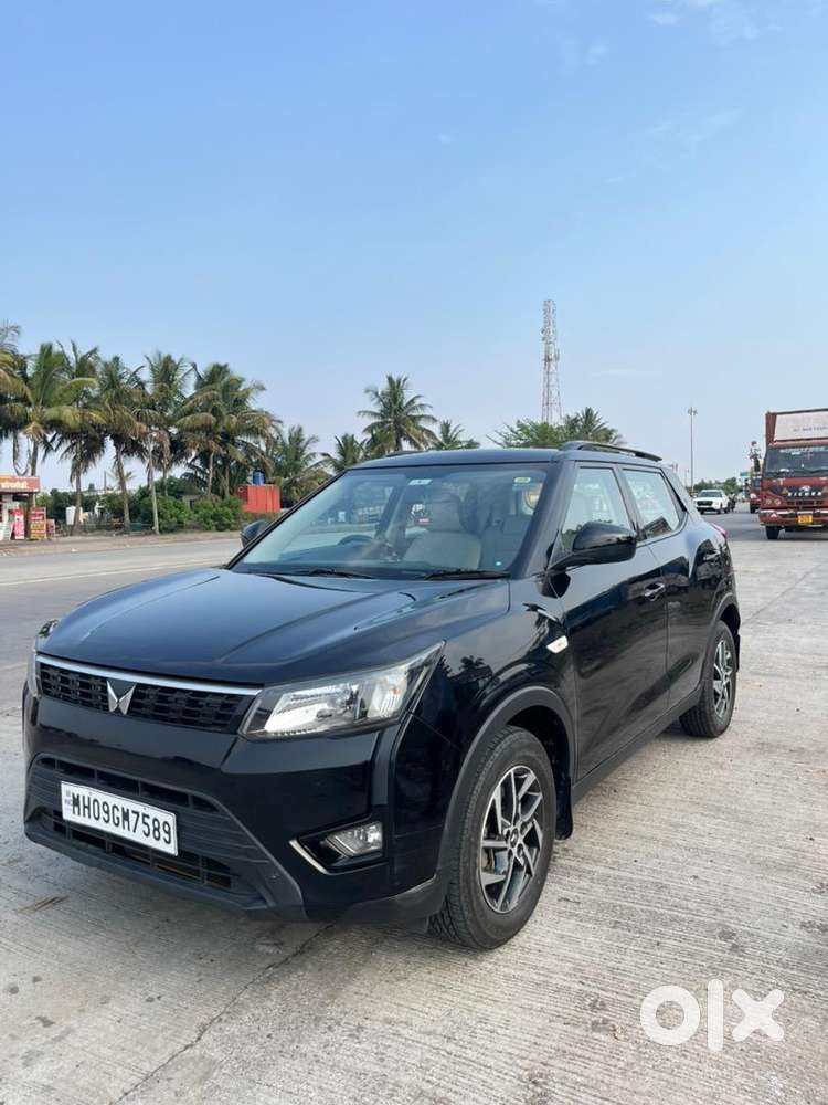Mahindra Xuv300 2024 Diesel Well Maintained