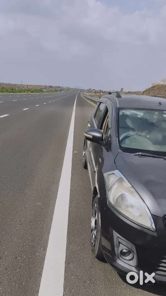 Maruti Suzuki Ertiga Lxi 2013