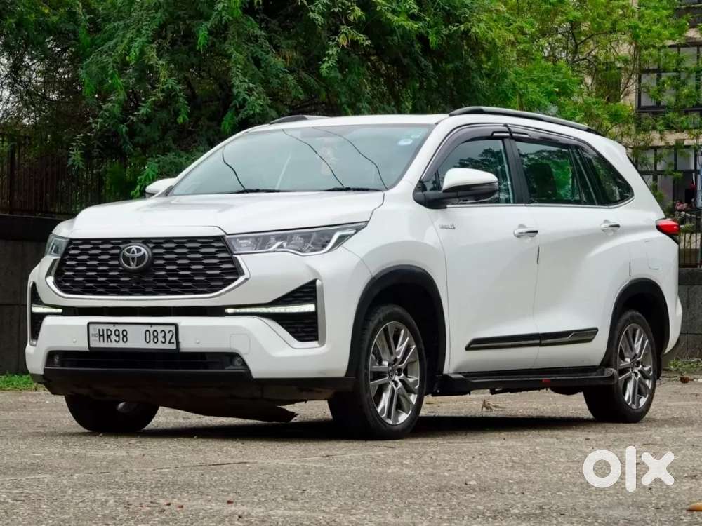 Toyota Innova Hycross 2.0 Zx Hybrid 7 Str, 2023, Petrol