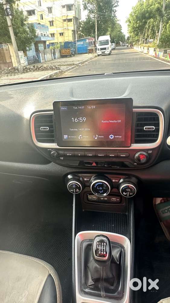 Hyundai Venue Sx Mt, 2022, Diesel