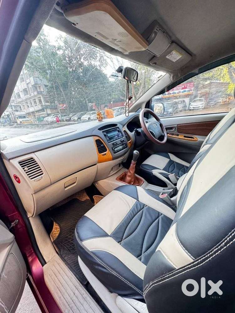 Toyota Innova 2.5 V 7 Str, 2010, Diesel