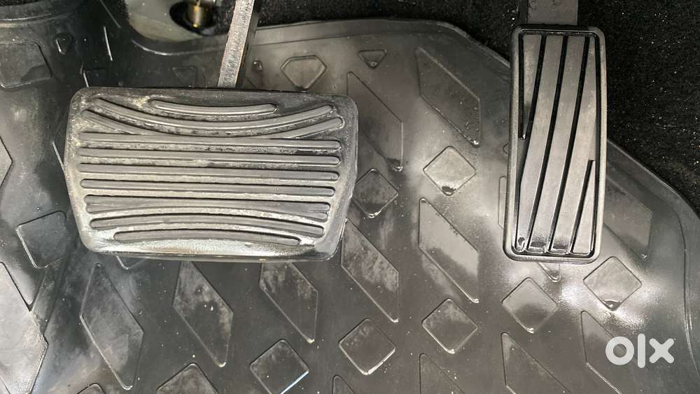 Mahindra Xuv300 1.2 W6 Amt Petrol, 2021, Petrol