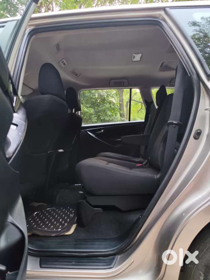 Toyota Innova Crysta 2.4 G Mt 7 Str, 2017, Diesel