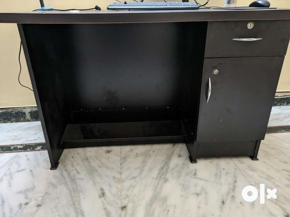 Computer table deals in olx