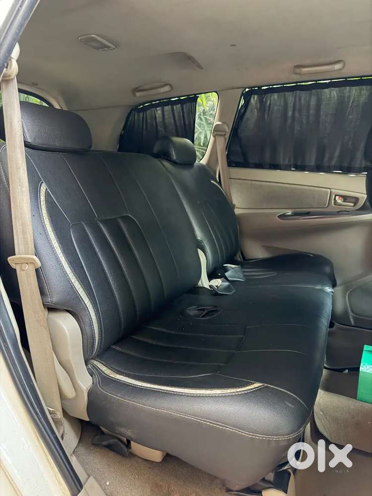Toyota Innova 2.5 G 8 Seater 2011