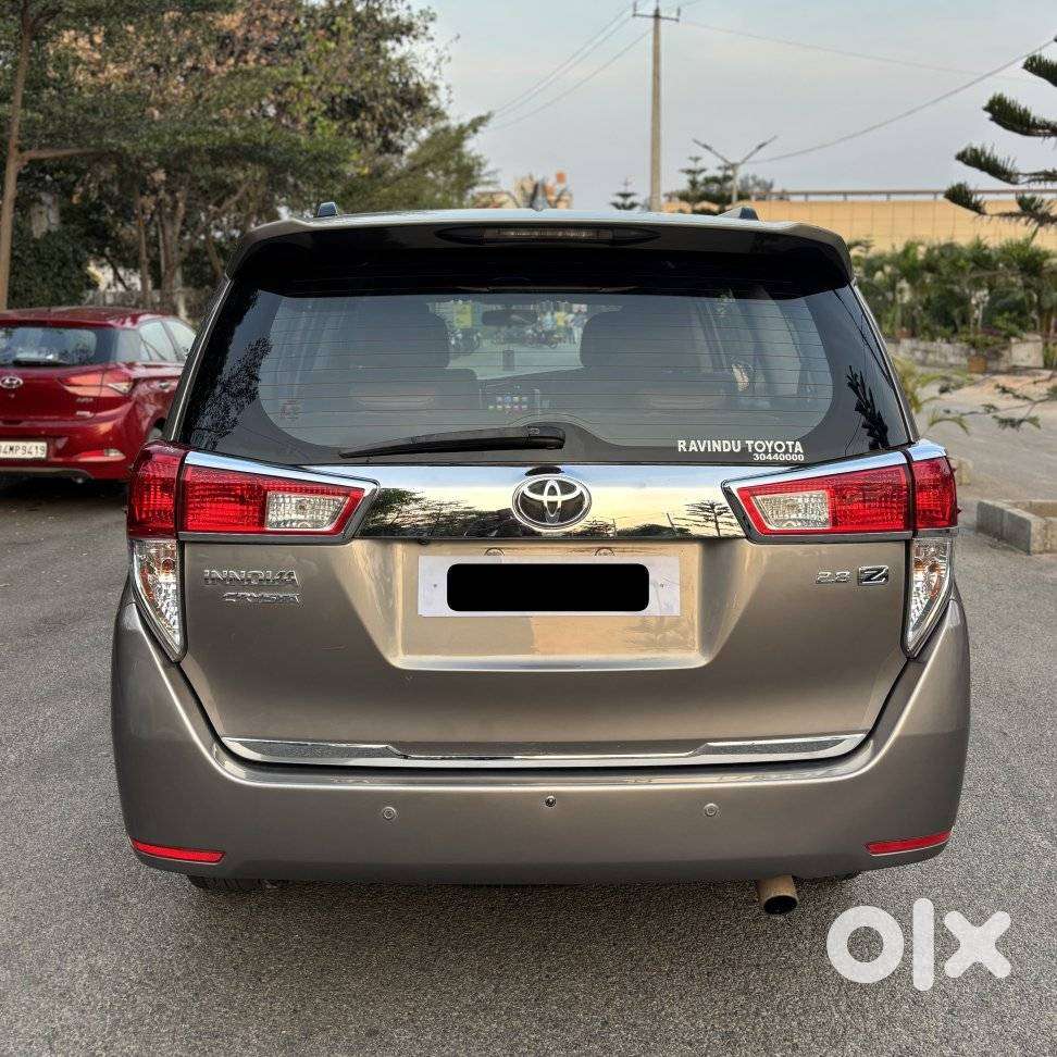 Toyota Innova Crysta