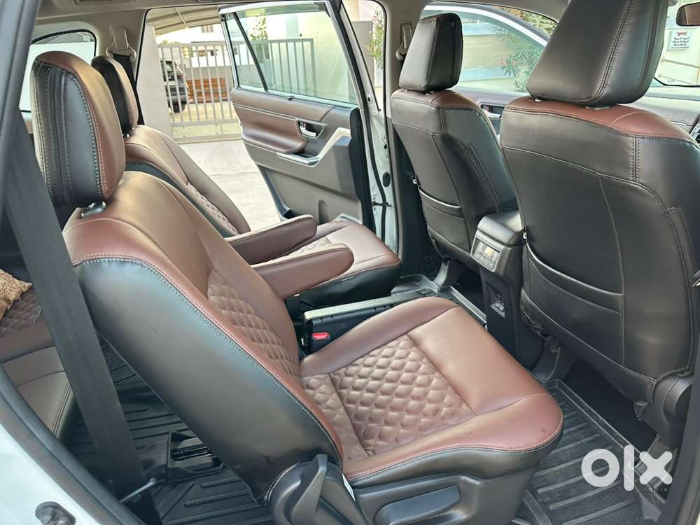 Toyota Innova Hycross Gx(o) - 7 Seater (pearl White & Low Mileage)