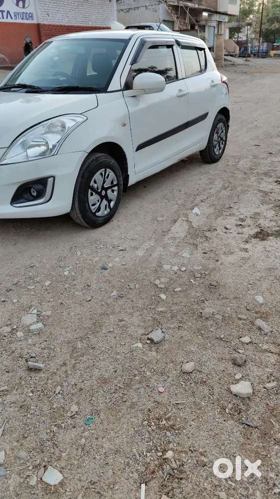 Maruti Suzuki Swift 2017 Petrol 70000 Km Driven