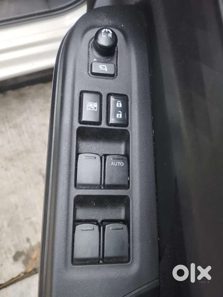 Maruti Suzuki Swift Vxi, 2025, Petrol