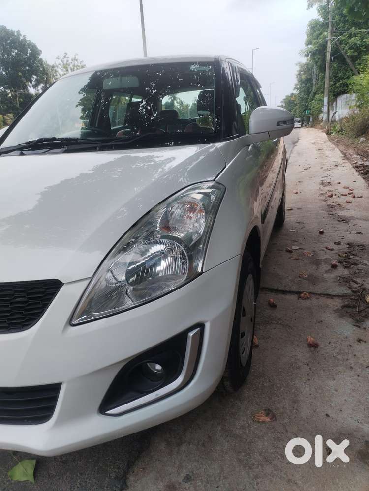 Maruti Suzuki Swift Vxi 1.2 Abs Bs-iv, 2016, Petrol