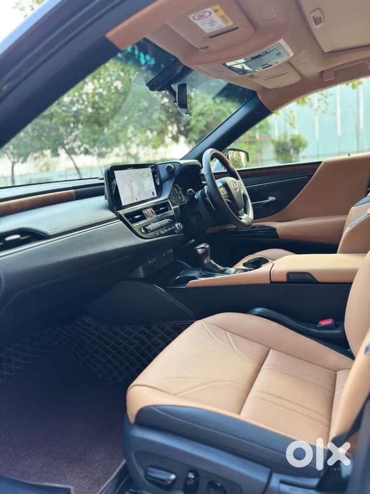 Lexus Es, 2025, Petrol