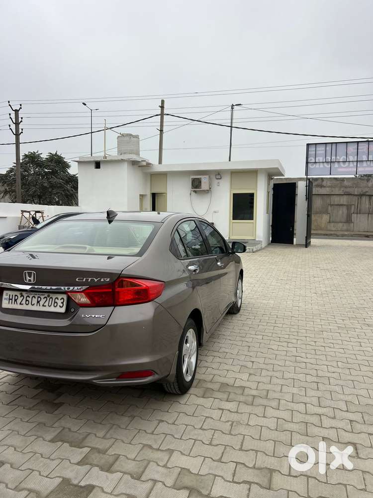 Honda City 1.5 V 5th Gen I-vtec Mt, 2015, Petrol