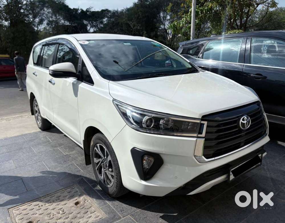 Toyota Innova Crysta 2.7 V, 2023, Petrol