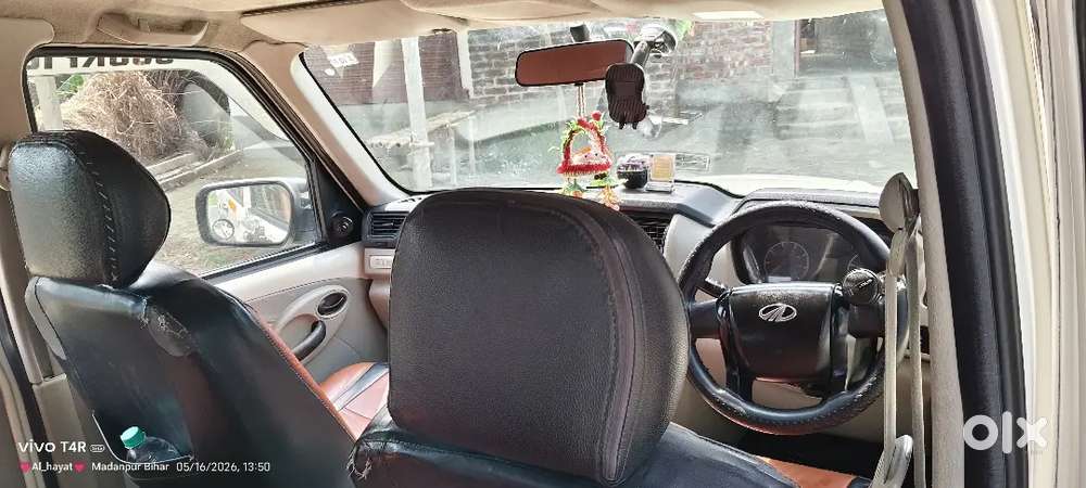 9 Seater Car And Genuine Km Drive With Service Record