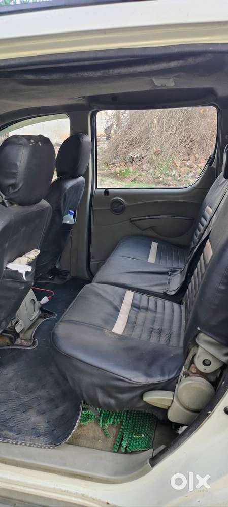 गाड़ी कंपलीट है मुझे अर्जेंट सेल करना है