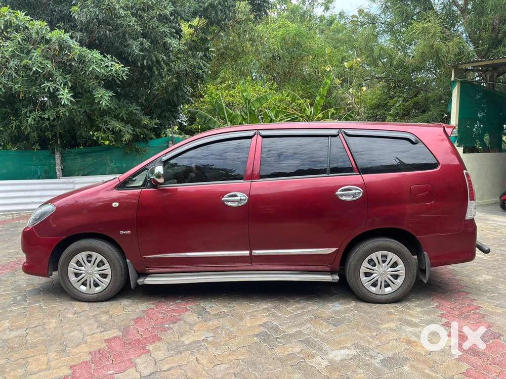 Well Maintained Innova Car With Good Condition
