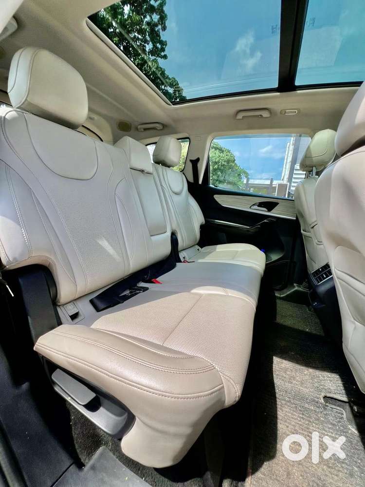 Mahindra Xuv700 2.2 Ax 7 Diesel At Str, 2021, Diesel