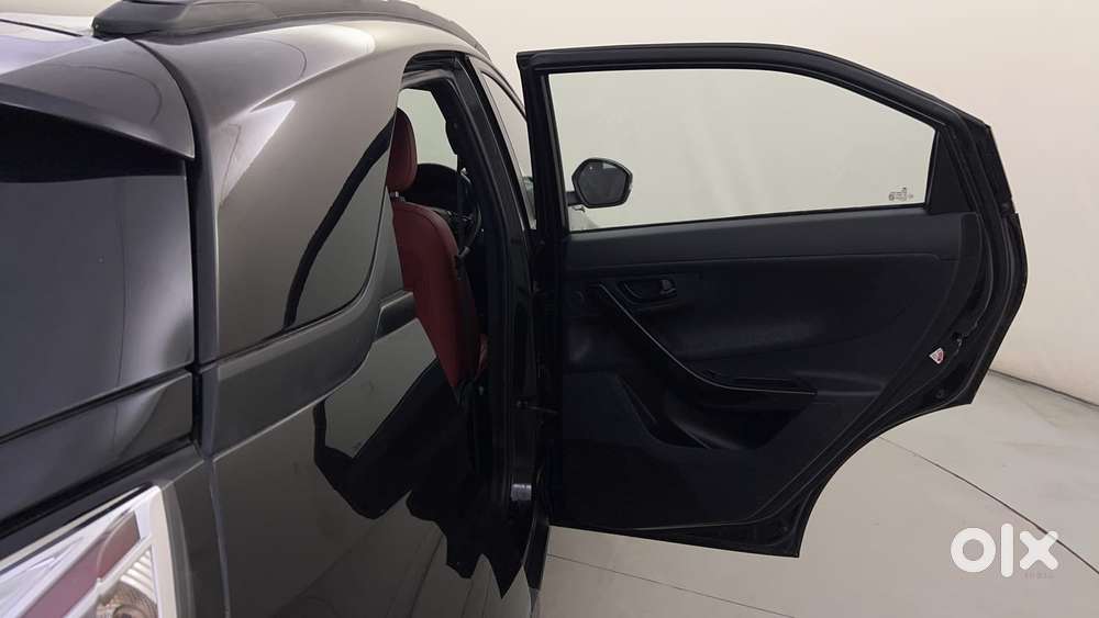 Tata Nexon 1.2 Revotron Xz Plus Luxs Red Dark Edition Amt, 2023, Pet..