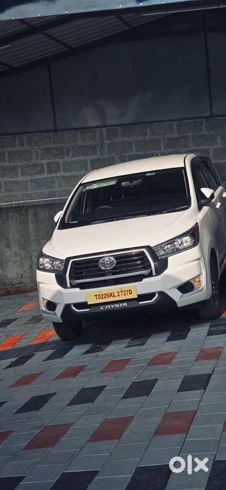 Toyota Innova Crysta 2026 Diesel 700 Km Driven