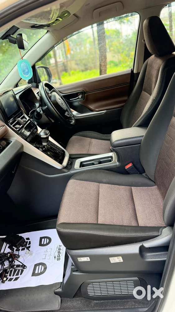 Toyota Innova Hycross 2.0 Vx Hybrid 7 Str, 2024, Petrol