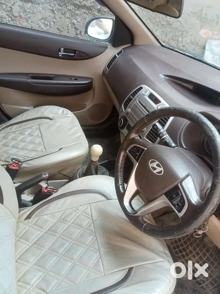 Hyundai I20 1.2 Asta 2011 Petrol 31 Passing