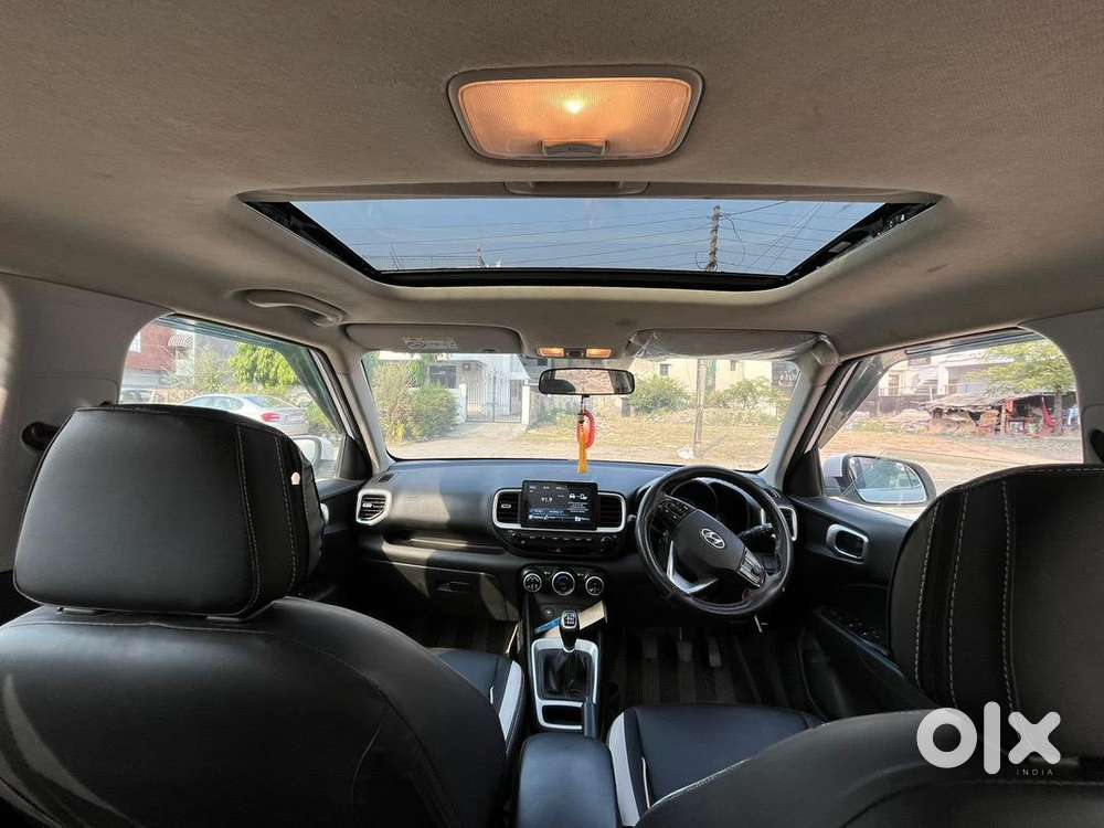 Hyundai Venue Petrol Well Maintained