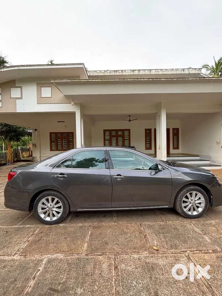 Toyota Camry Hybrid 2013