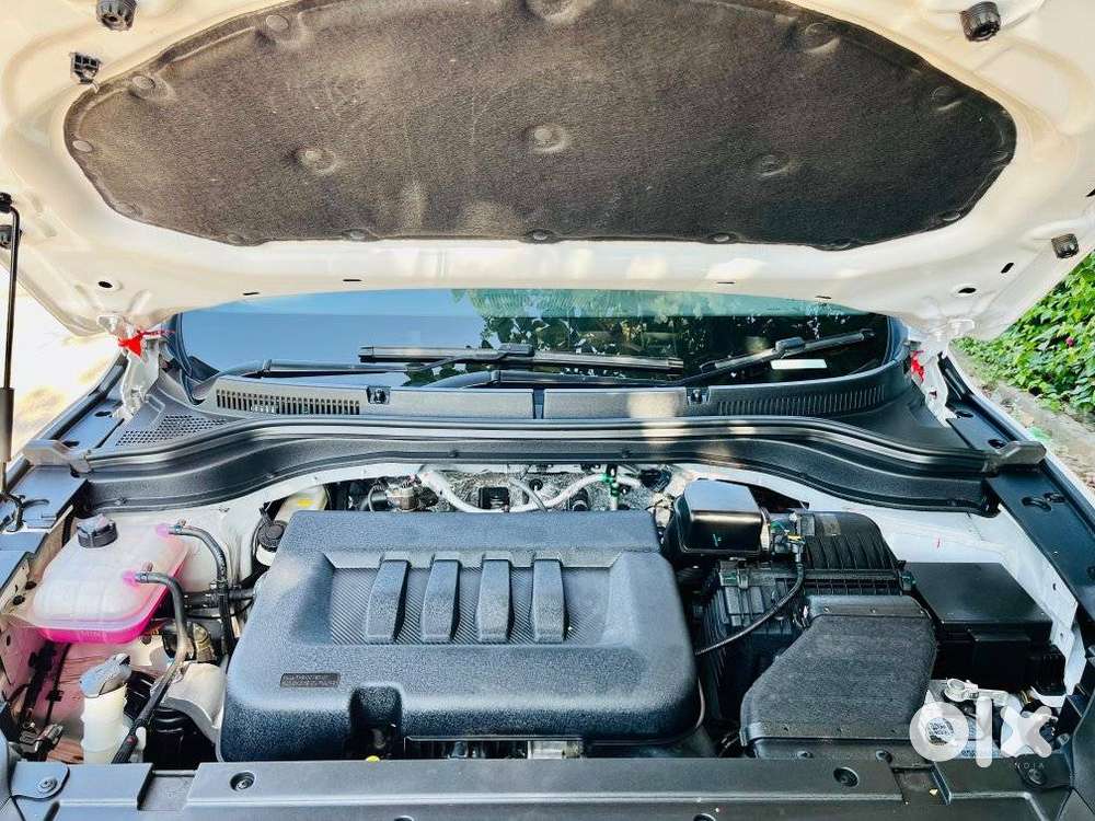 Mahindra Xuv700 2.2 Ax 5 Diesel Mt 7 Str, 2025, Diesel