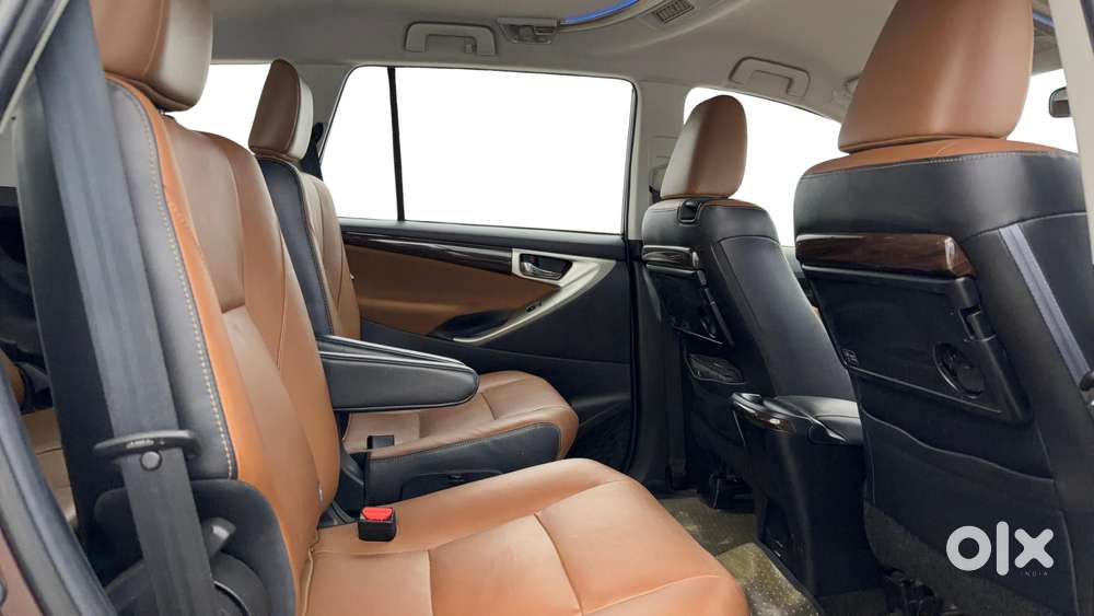 Toyota Innova Crysta 2.7 Zx At, 2016, Petrol