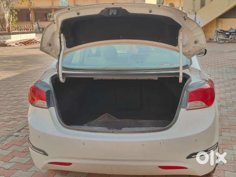 Hyundai Elantra Sx Petrol 2014