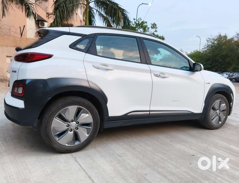 Hyundai Kona Electric Premium Dual Tone, 2024, Electric