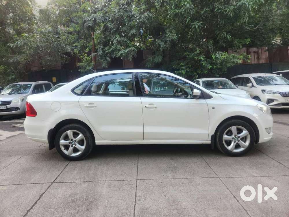 Skoda Rapid 1.6 Mpi Elegance, 2013, Petrol