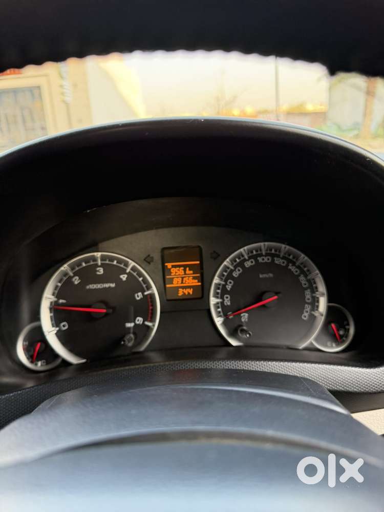 Maruti Suzuki Swift Dzire Amt Zdi, 2016, Diesel