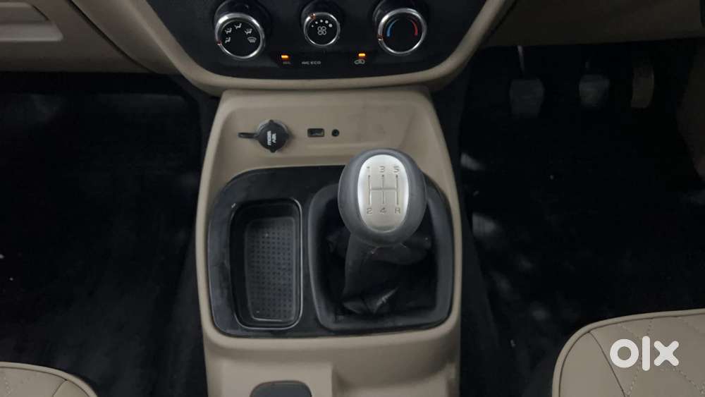 Mahindra Tuv 300 T10, 2018, Diesel