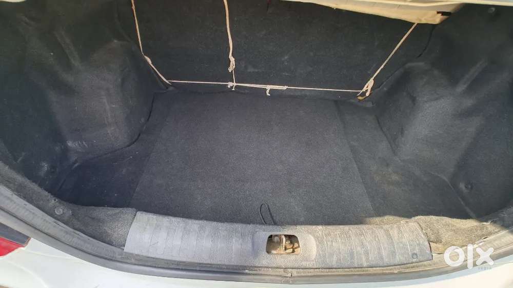 2016 Dzire Vxi Amt Maruti Suzuki Second Owner