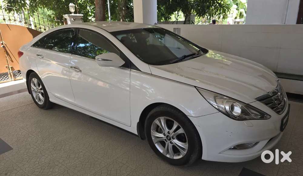 Luxury, Less Driven, Well Maintained Hyundai Sonata