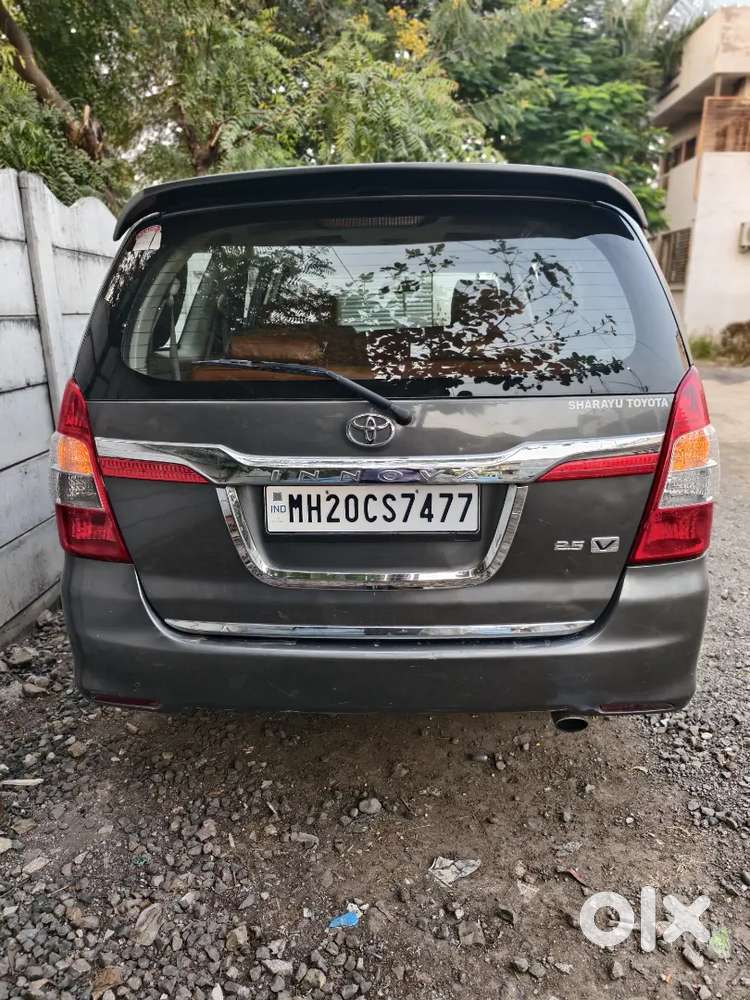 Toyota Innova 2014