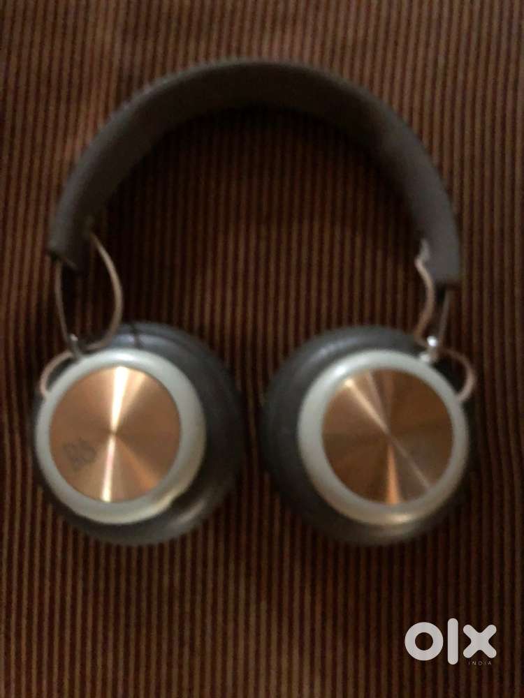 B&o beoplay h4 headphone (grey color)