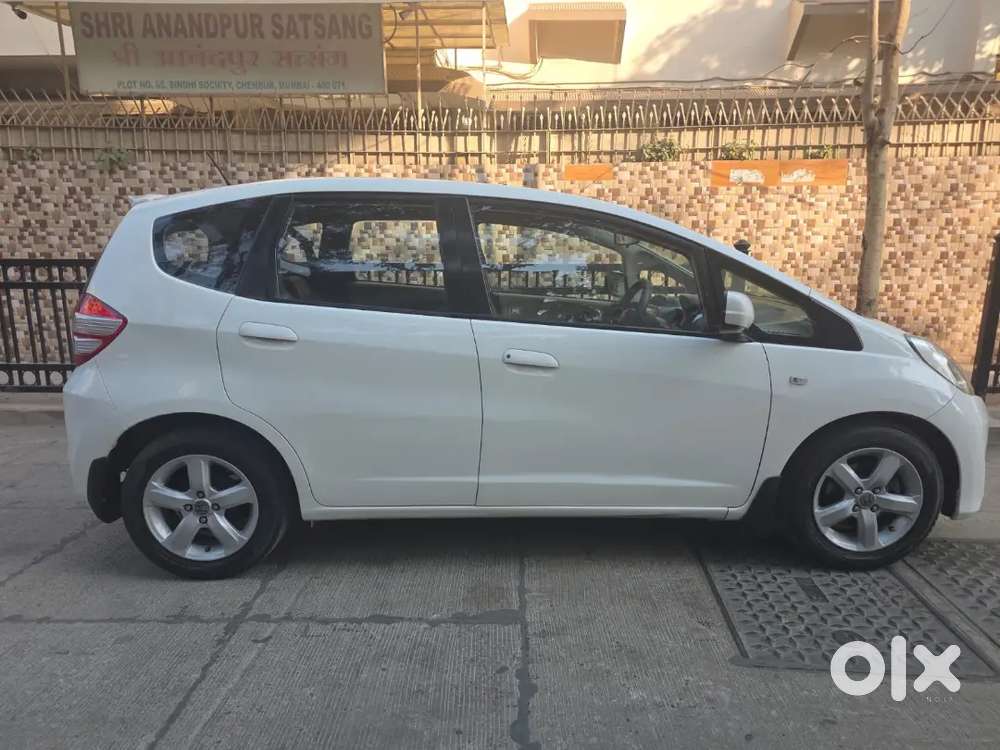 2013 Honda Jazz Vmt Top Model Petrol First Owner For Just Rs 2,85,000/