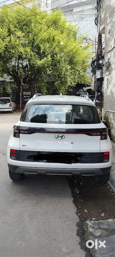 Hyundai Venue Petrol Manual 2023