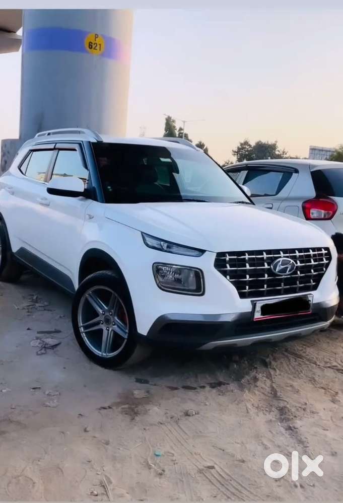 Hyundai Venue Petrol 2021