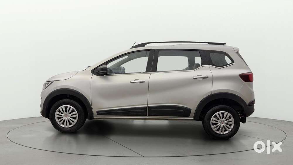 Renault Triber Rxt, 2023, Petrol