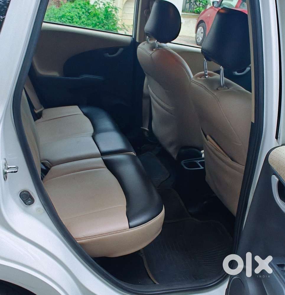 Honda Jazz V Mt Privilege, 2011, Petrol