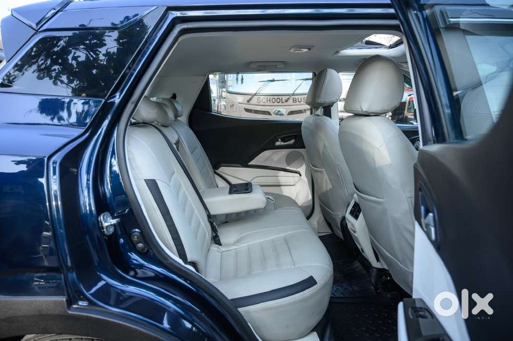 Mahindra Xuv 3xo Ax5 Pm At, 2024, Petrol