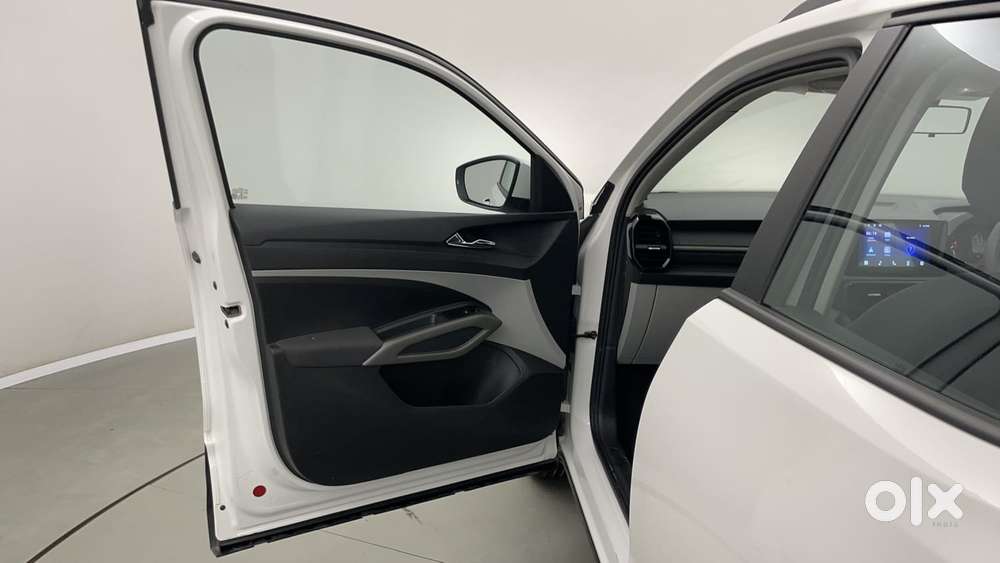 Skoda Kylaq Signature At, 2025, Petrol