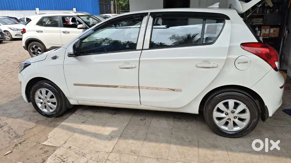 Hyundai I20 2014 Petrol Well Maintained Abs Air Bag