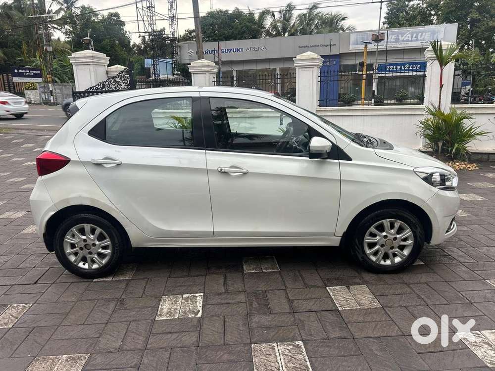 Tata Tiago 1.2 Revotron Xz (o), 2017, Petrol