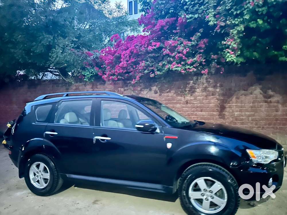 Mitsubishi Outlander Petrol 2012
