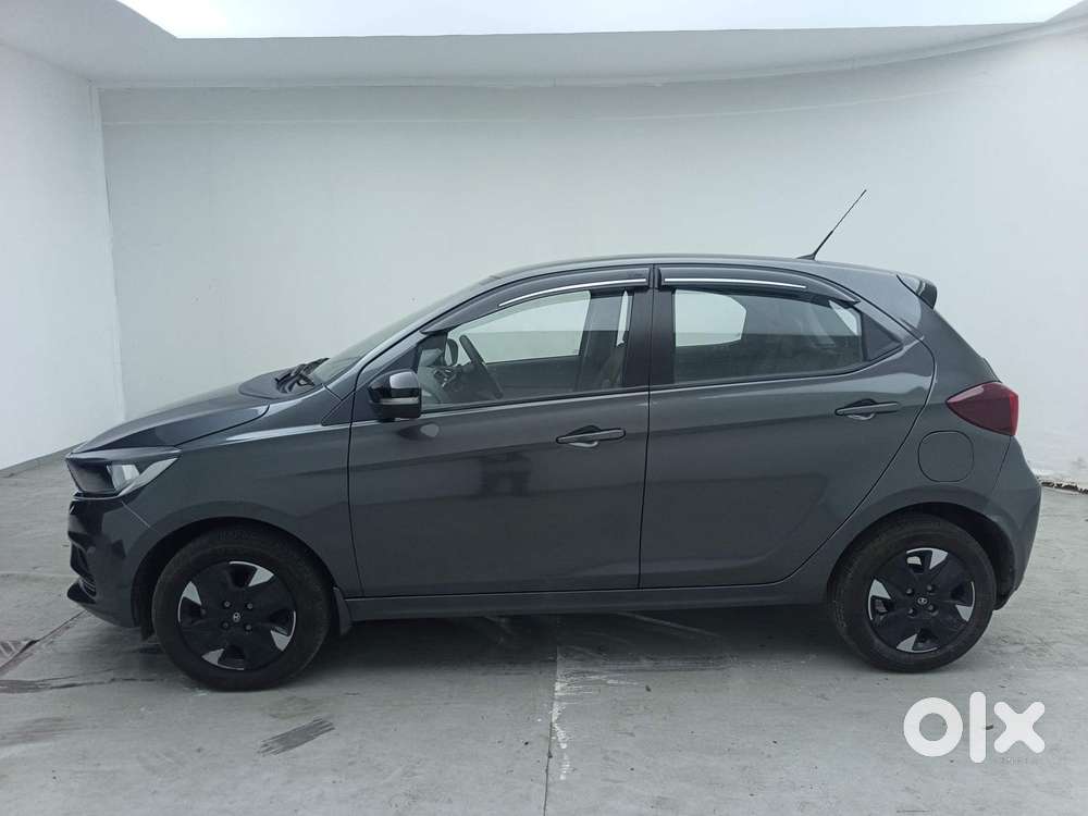 Tata Tiago 1.2 Revotron Xta, 2025, Petrol