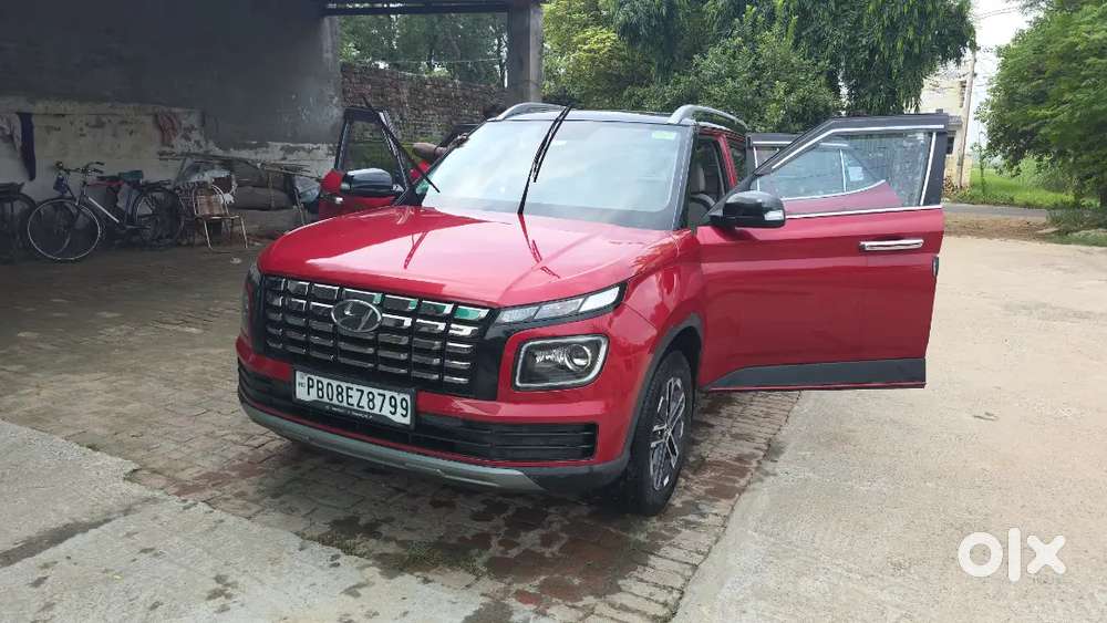 Hyundai Venue 2022 Diesel 90000 Km Driven